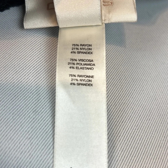 Chico’s Women’s Front Seam Ponte Knit Side Zip Black Pant Chico’s Size 1.5 - Picture 4 of 10